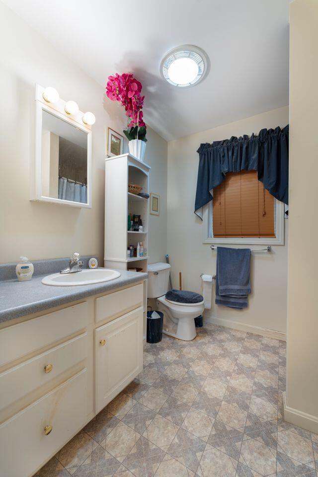 21 Kyle Street Brunswick, ME 04011 - Photo 18 of 28 21 kyle full bath 1