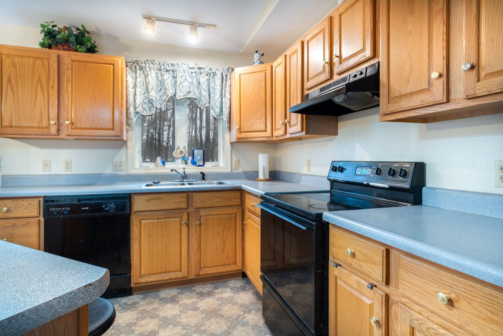 21 Kyle Street Brunswick, ME 04011 - Photo 7 of 28 21 kyle kit 1