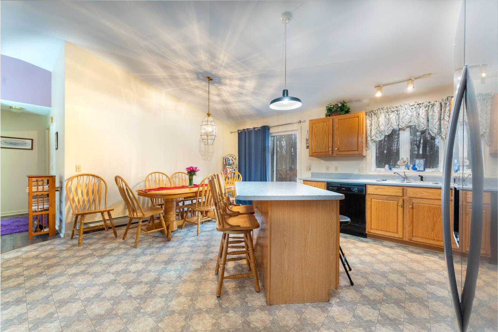 21 Kyle Street Brunswick, ME 04011 - Photo 10 of 28 21 kyle kit and dining 2