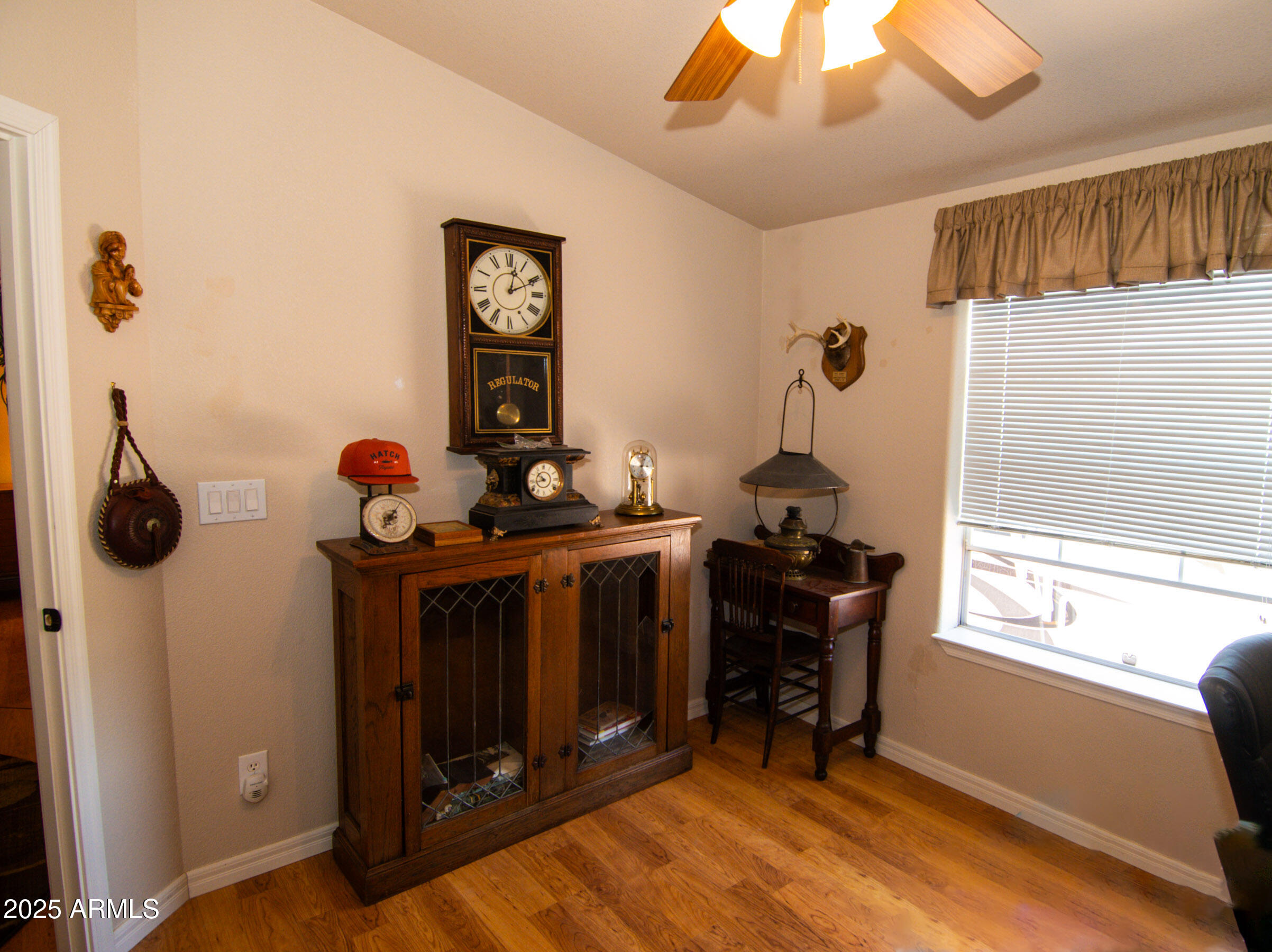 61 County Rd N6379 St. Johns, AZ 85936 - Photo 19 of 33 a view of entryway with wooden floor