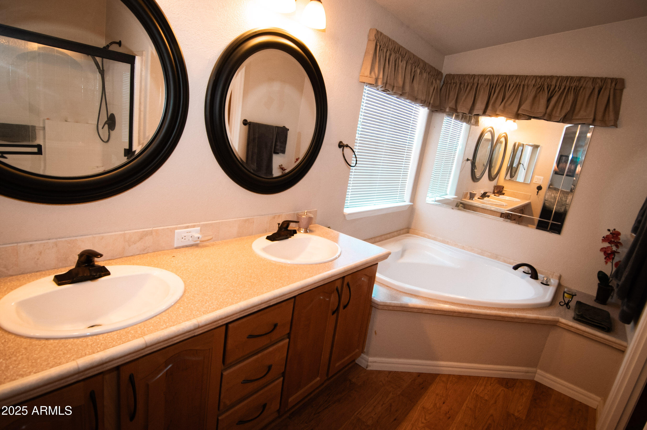 61 County Rd N6379 St. Johns, AZ 85936 - Photo 22 of 33 a bathroom with a sink and a mirror