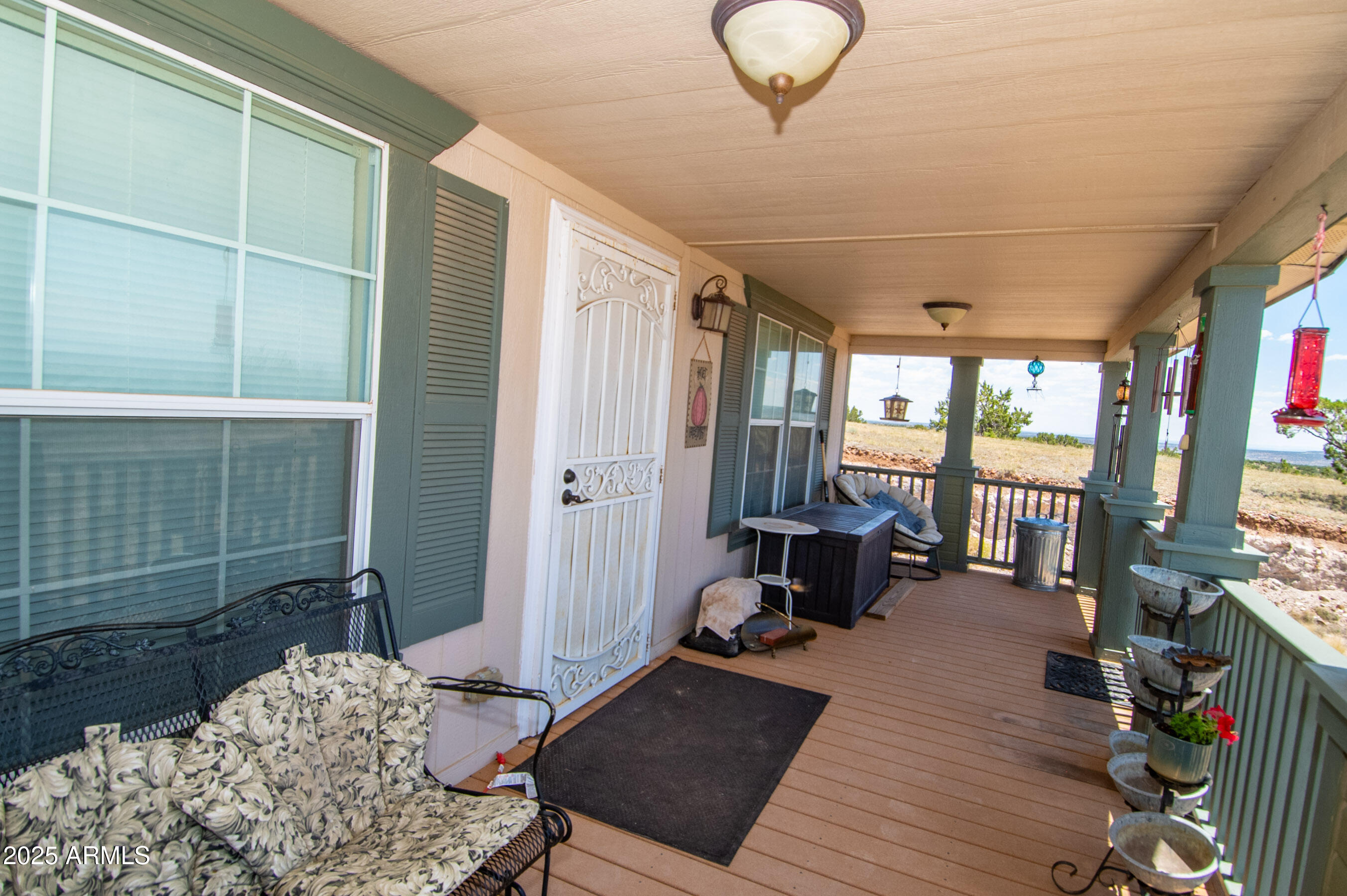61 County Rd N6379 St. Johns, AZ 85936 - Photo 7 of 33 a bedroom with furniture and a window