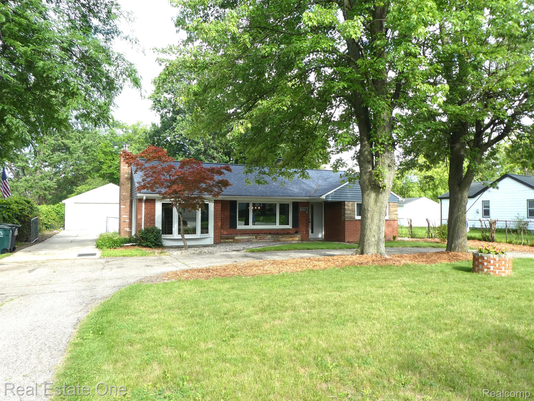 1734 Milverton Road Troy, MI 48083 - Photo 1 of 42 Gallery Image 1