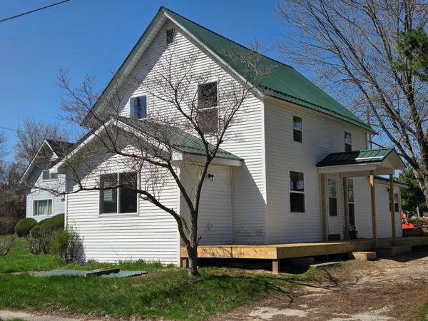 $200,000 | 120 Center Street, Six Lakes, MI 48886