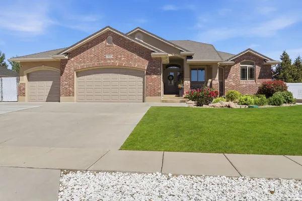 $750,000 | 1031 South 1525th Street West, Syracuse, UT 84075