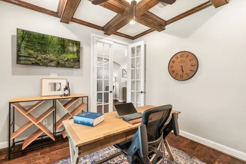 $975,000 | 10 Black Spruce Court, The Woodlands, TX 77375
