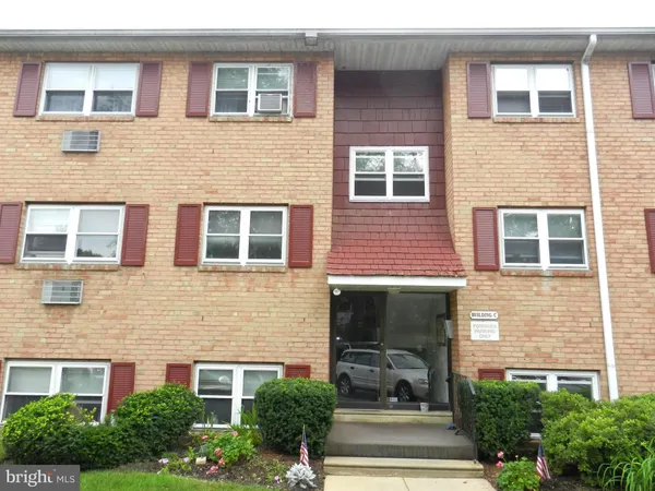 $1,475 | 335 East Lancaster Avenue, Unit C22, Downingtown, PA 19335