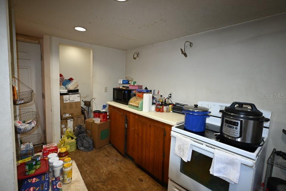 39716 Tworut Road Webster, FL 33597 - Photo 8 of 36