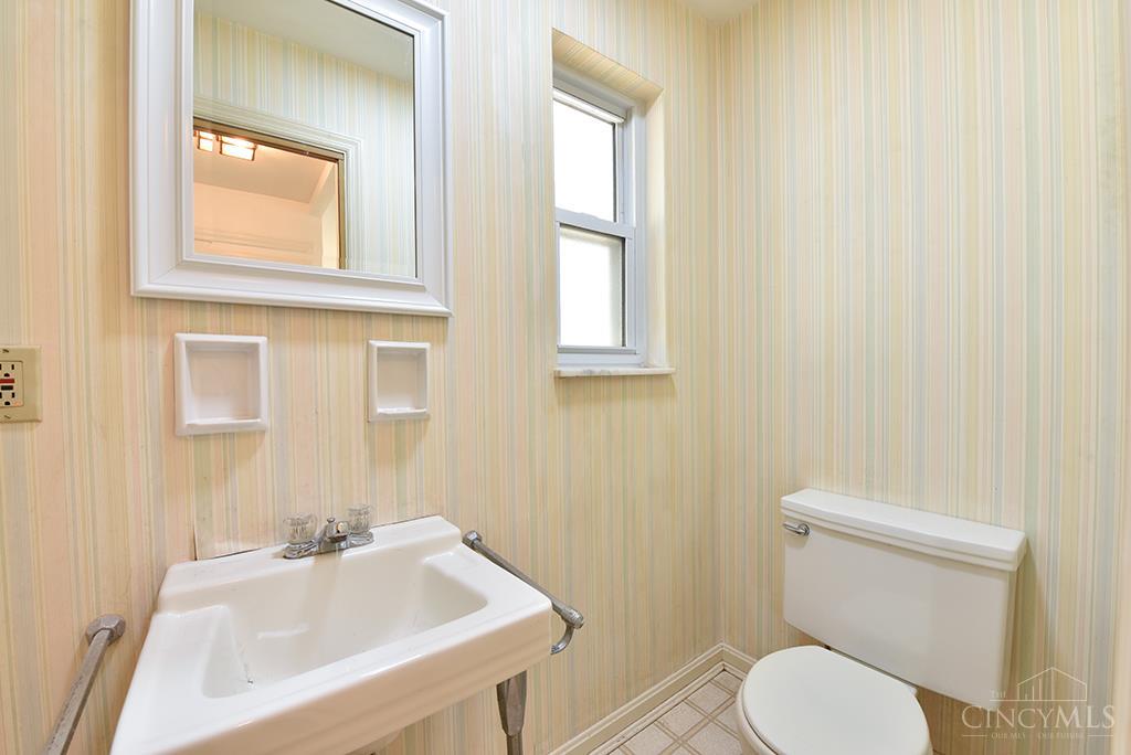 808 Asbury Road Cincinnati, OH 45255 - Photo 17 of 28 Gallery Image 17