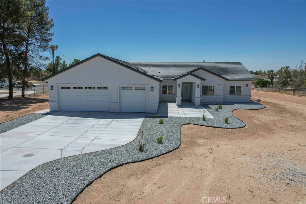 14416 Ricaree Road Apple Valley, CA 92307 - Photo 2 of 32