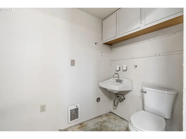 $1,399,000 | 4201 Barrett Drive, Hood River, OR 97031