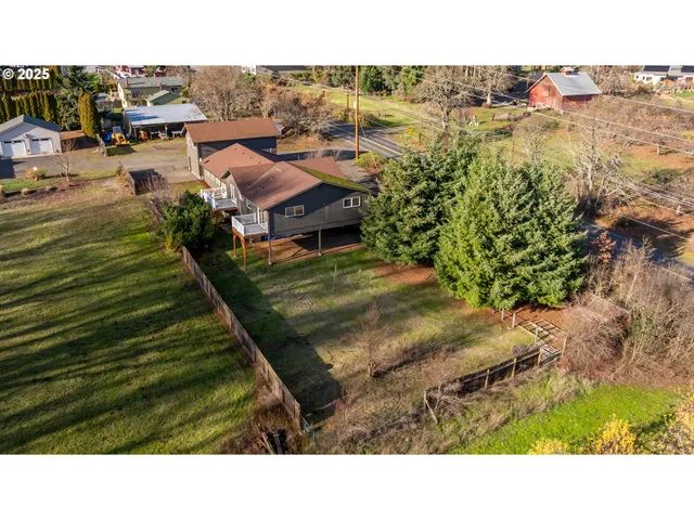 $1,399,000 | 4201 Barrett Drive, Hood River, OR 97031