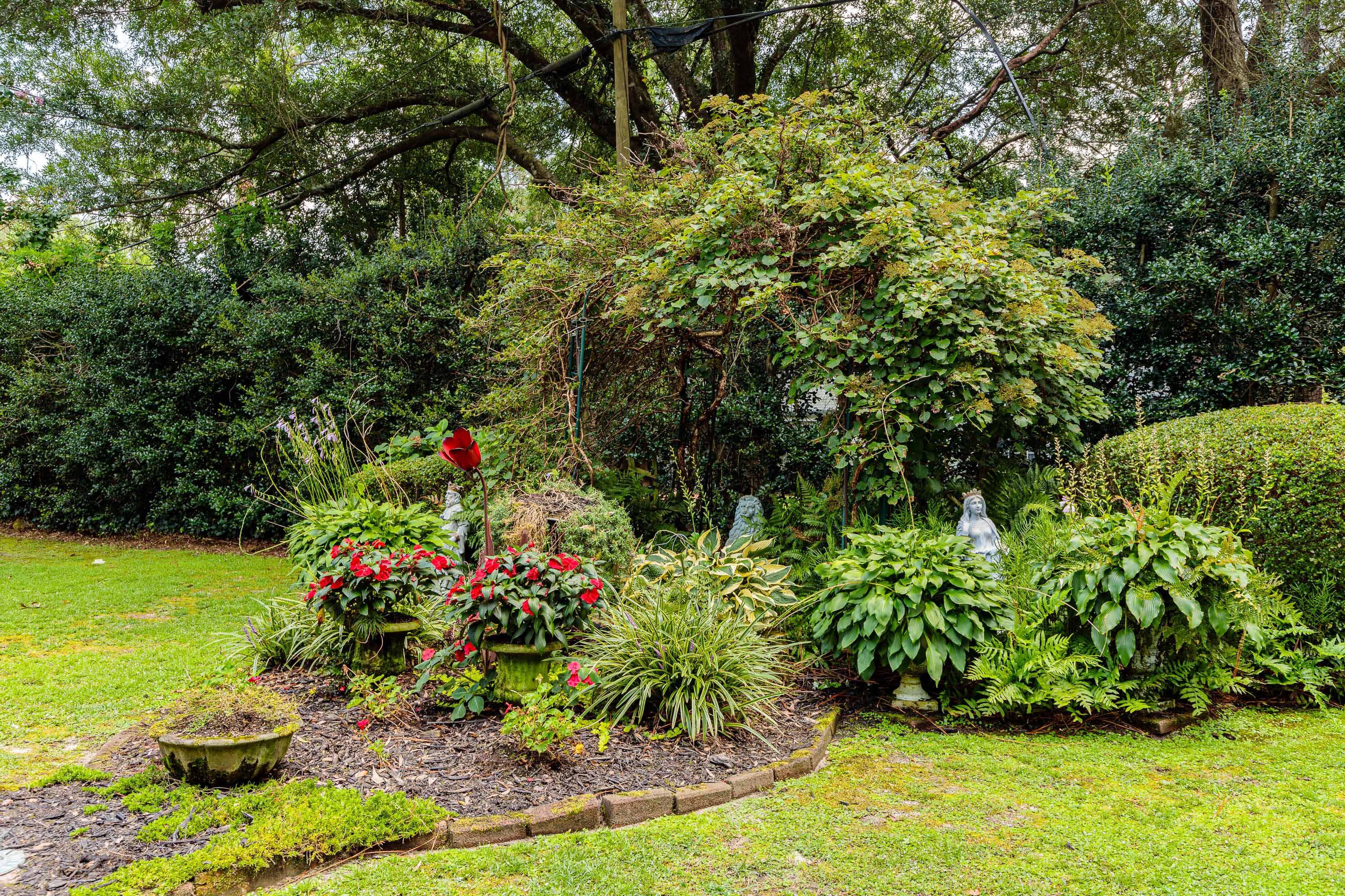70 Laurel Road Pinehurst, NC 28374 - Photo 32 of 43 Gardens