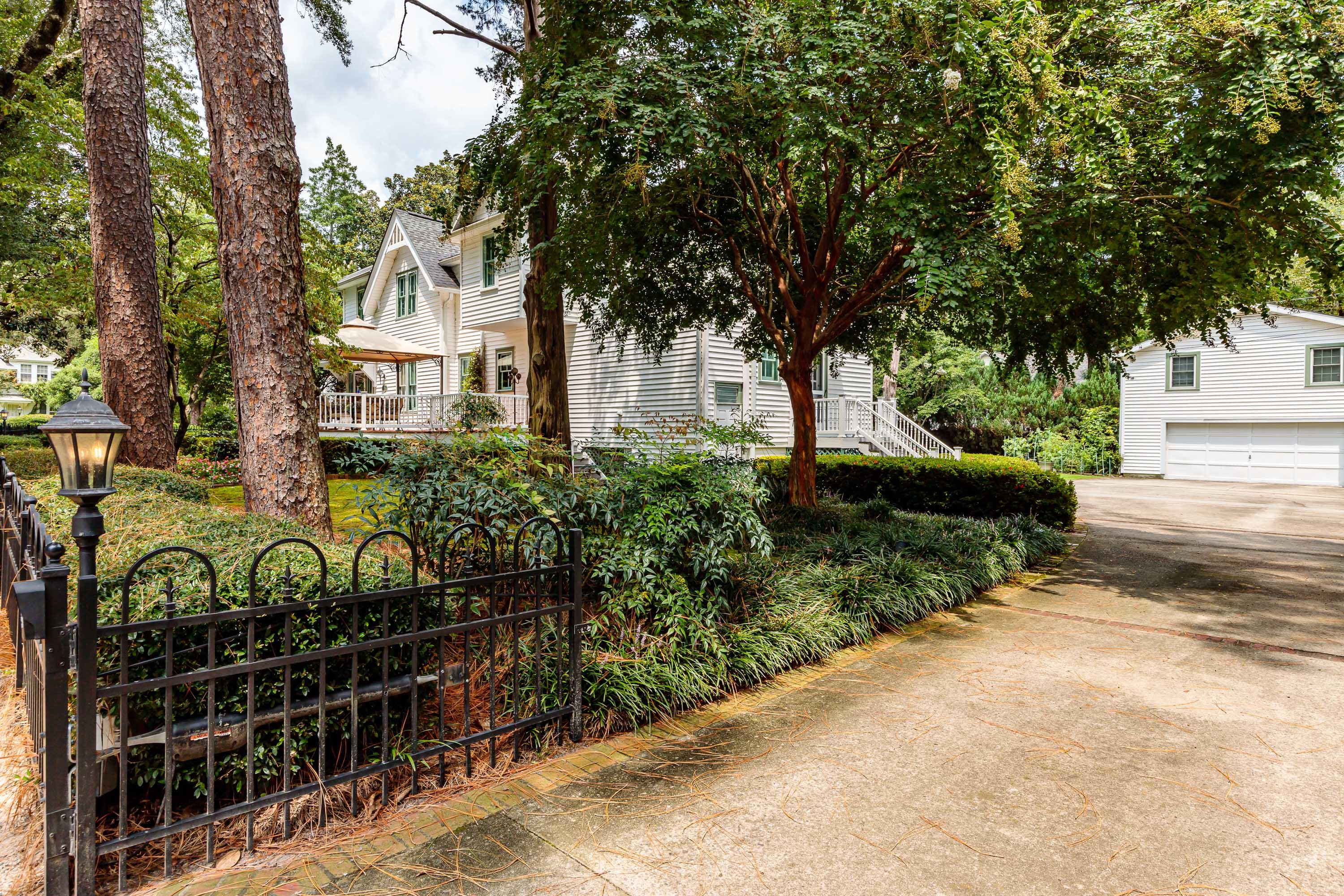 70 Laurel Road Pinehurst, NC 28374 - Photo 40 of 43 Driveway Gate
