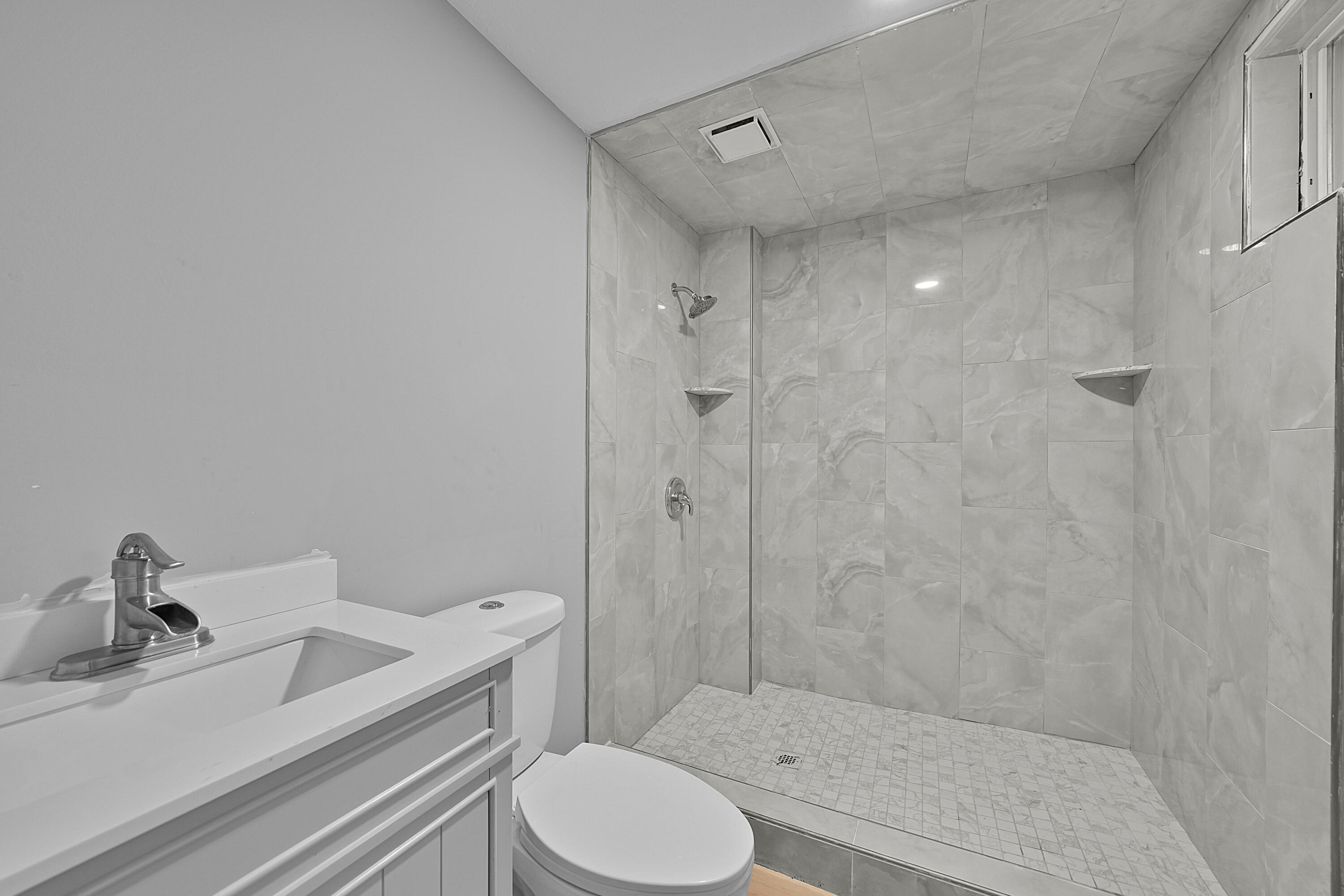 7564 13 Mile Road Northeast Rockford, MI 49341 - Photo 17 of 25 DSC03255