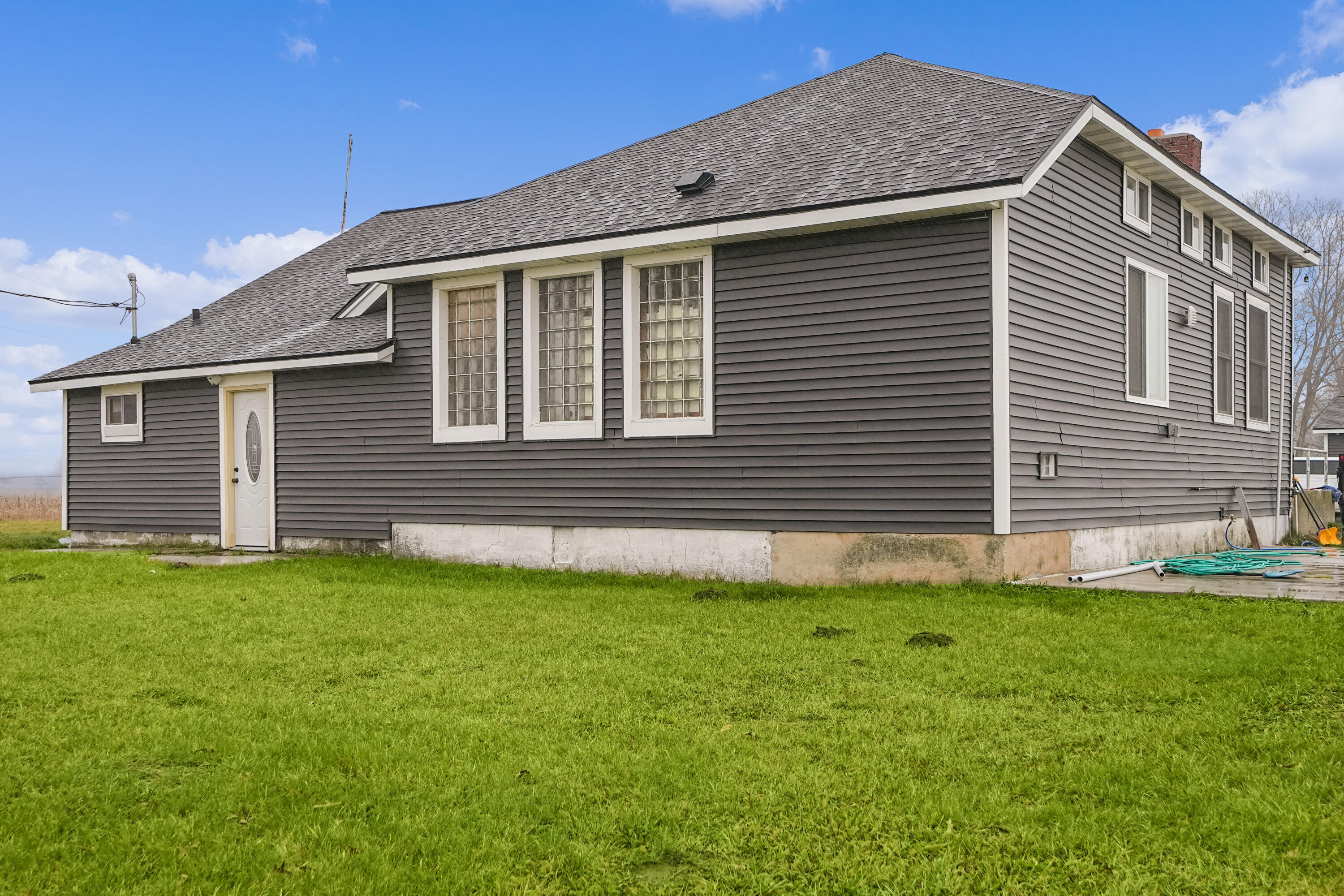 7564 13 Mile Road Northeast Rockford, MI 49341 - Photo 4 of 25 DSC03301