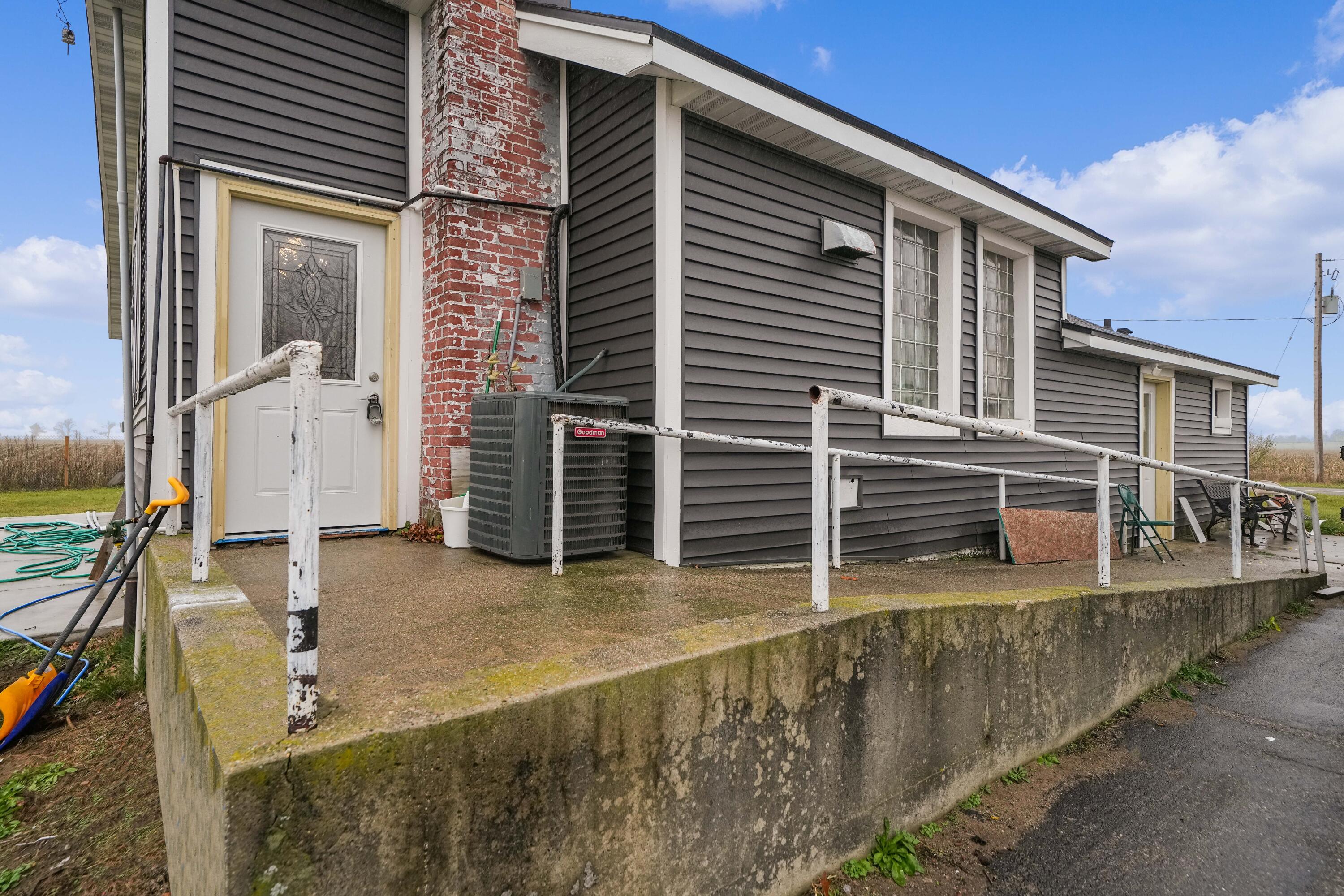 7564 13 Mile Road Northeast Rockford, MI 49341 - Photo 5 of 25 DSC03303