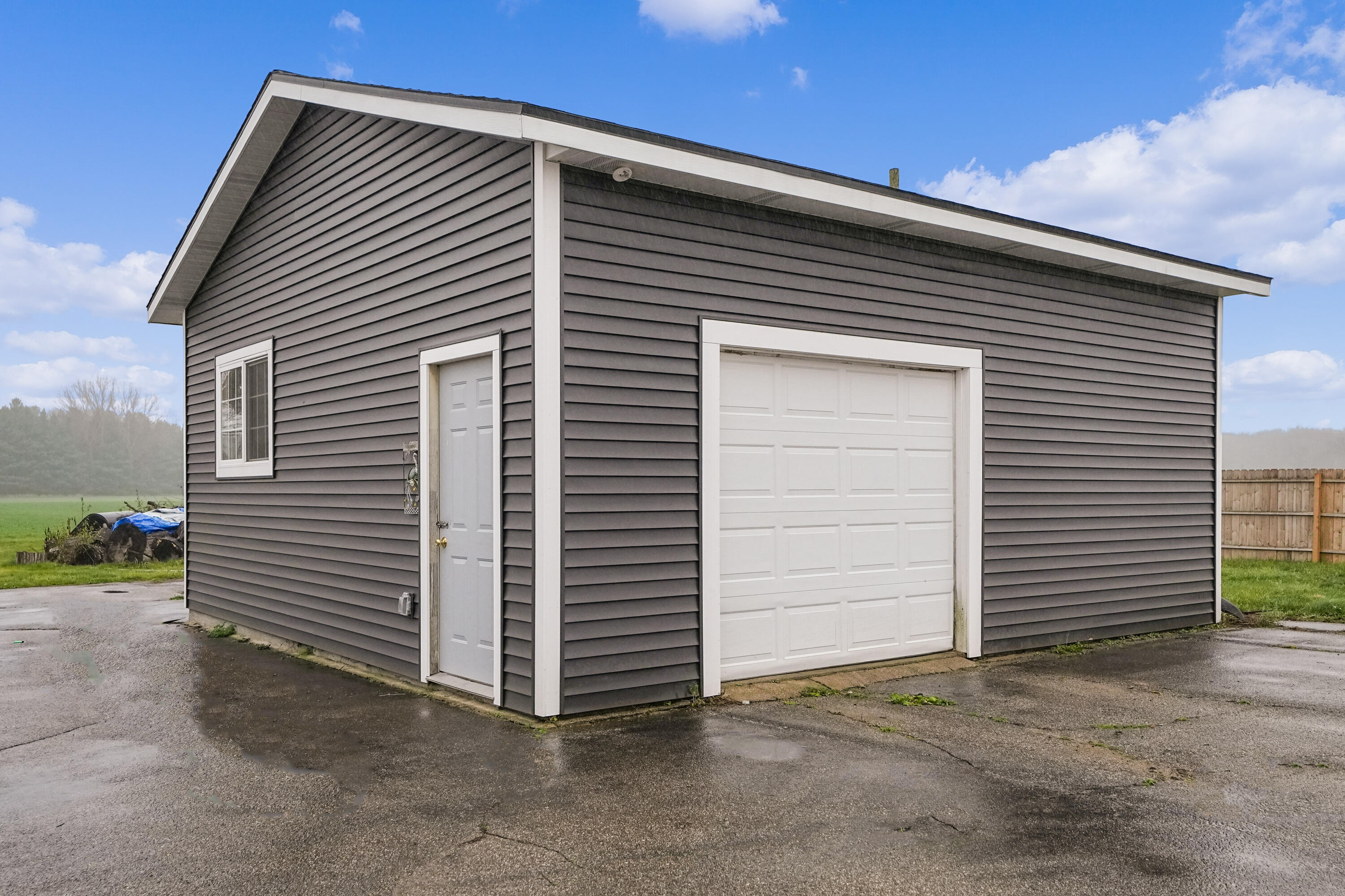 7564 13 Mile Road Northeast Rockford, MI 49341 - Photo 7 of 25 DSC03304