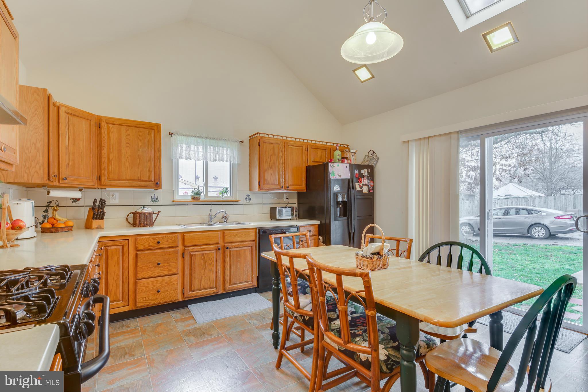 6030 Hunt Club Road Elkridge, MD 21075 - Photo 11 of 22 Kitchen