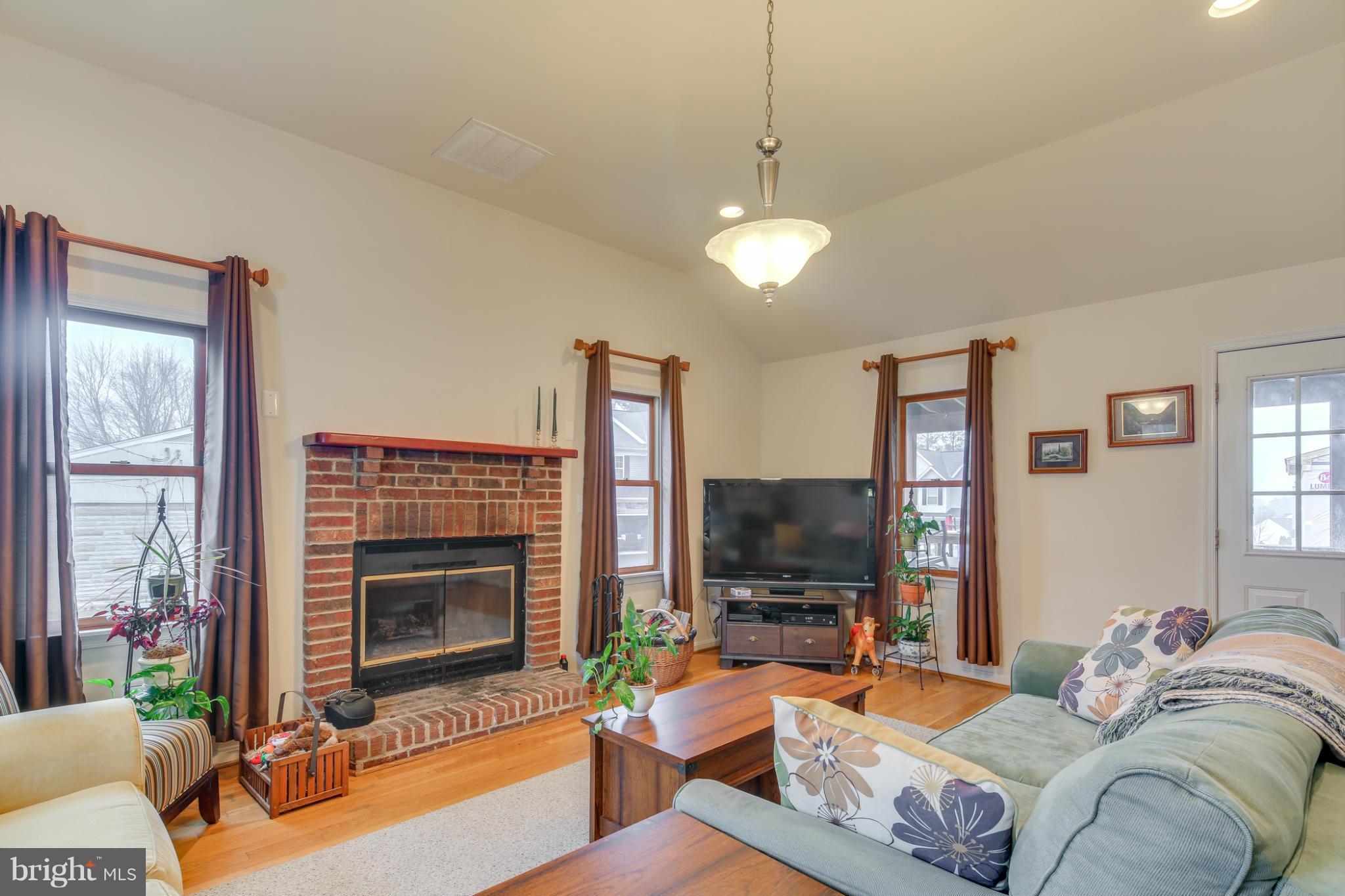 6030 Hunt Club Road Elkridge, MD 21075 - Photo 8 of 22 Family Room