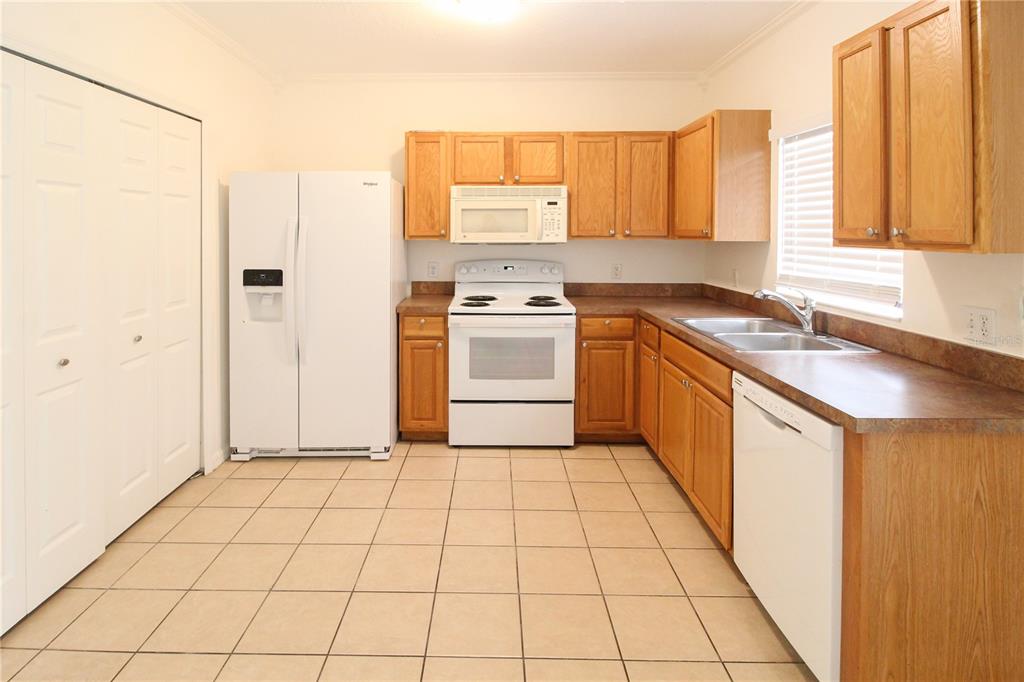 6209 Flagfish Court, Unit 102 Lakewood Ranch, FL 34202 - Photo 6 of 25
