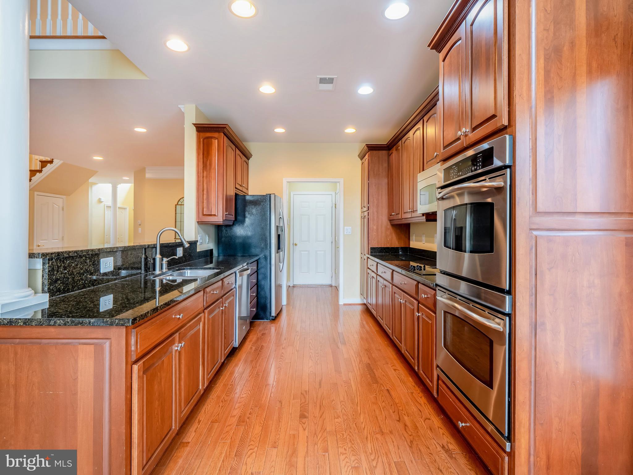 13191 Triple Crown Loop Gainesville, VA 20155 - Photo 11 of 40 Stainless Steel Appliances