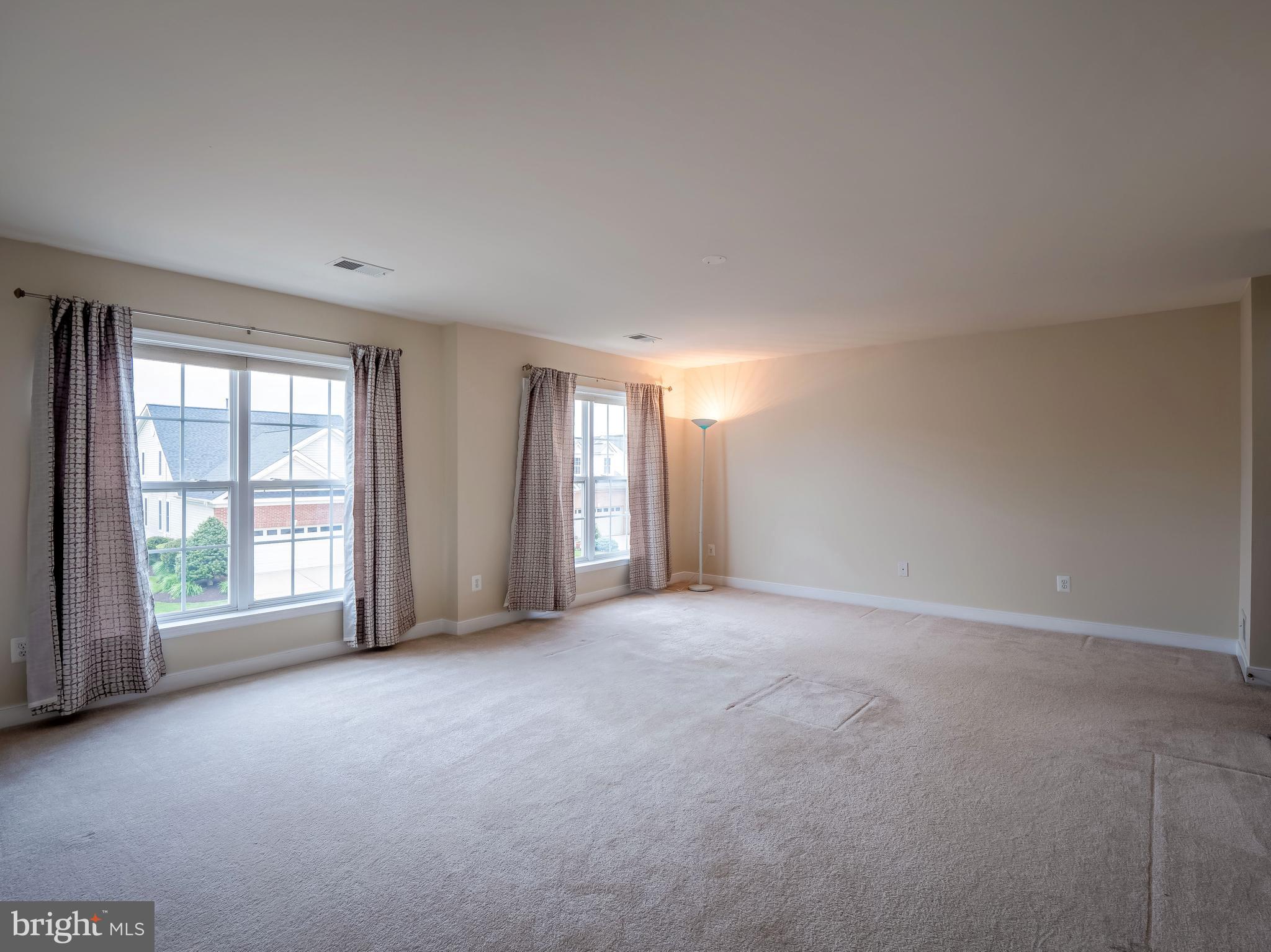 13191 Triple Crown Loop Gainesville, VA 20155 - Photo 33 of 40 Upper level Master Bedroom