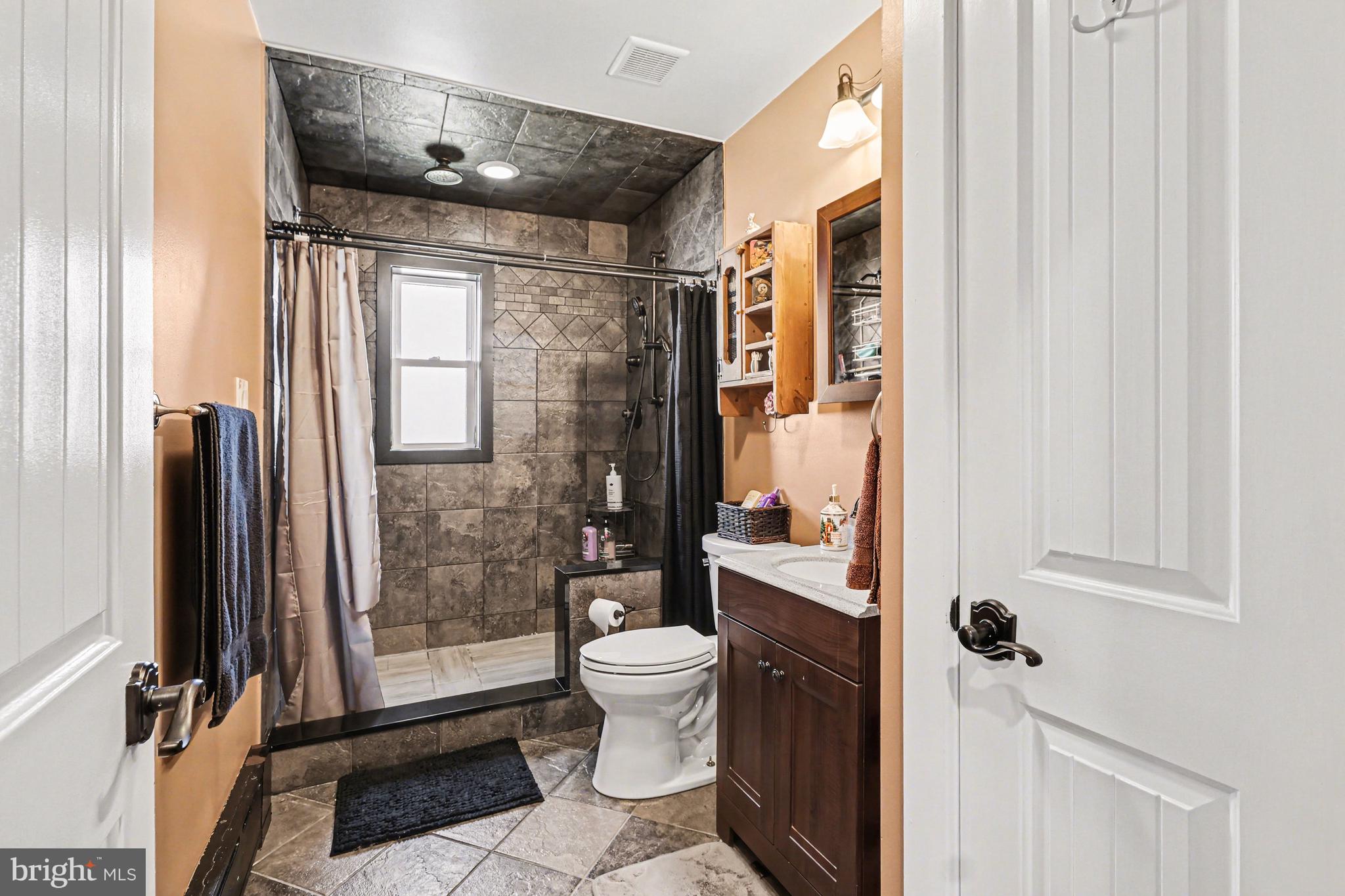 2349 Galloway Road Bensalem, PA 19020 - Photo 25 of 76