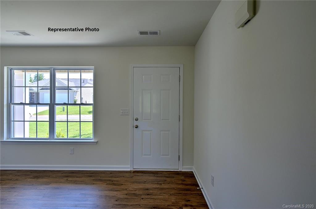 8039 Starnes Randall Road Charlotte, NC 28215 - Photo 5 of 31 Gallery Image 5