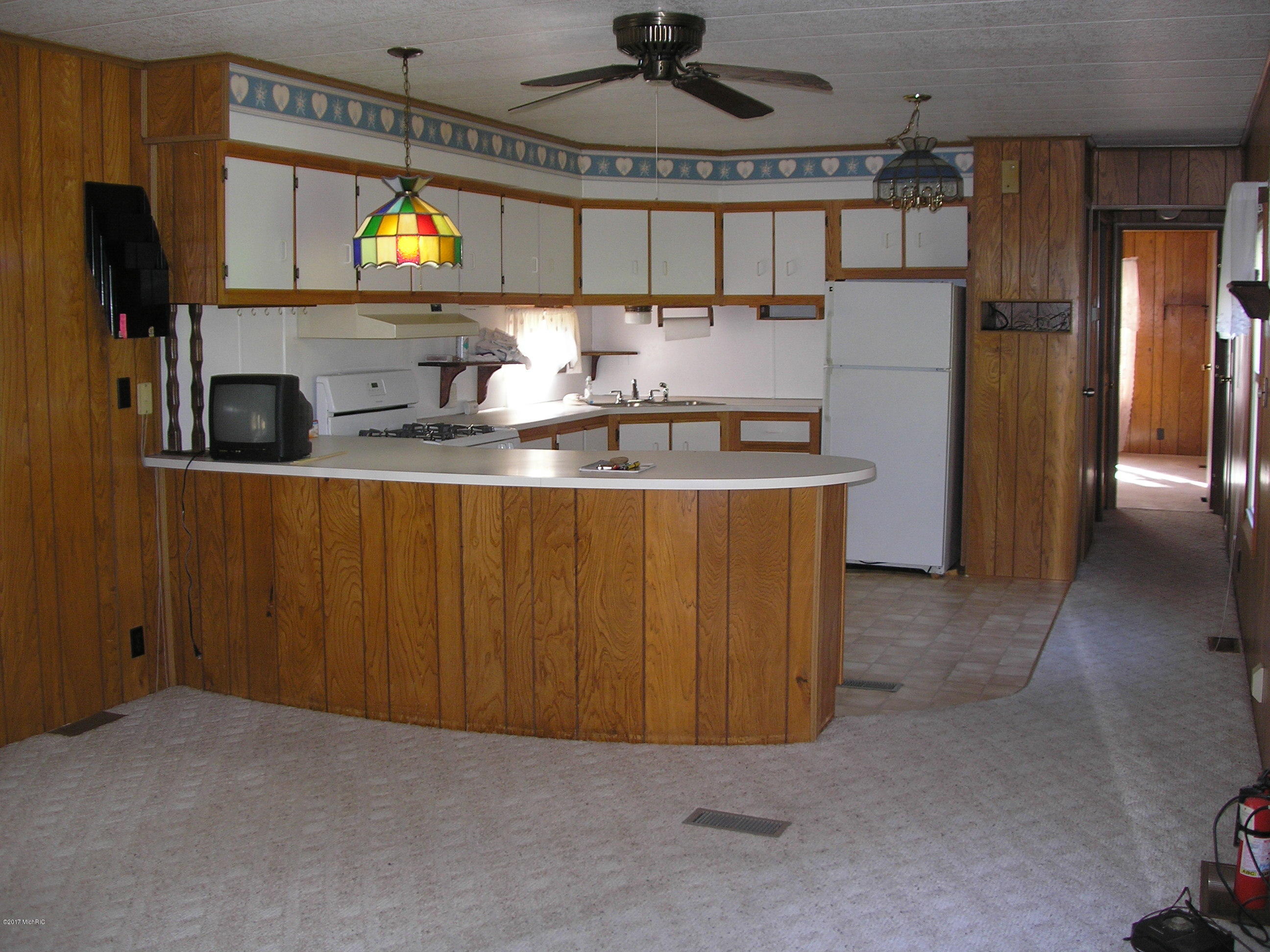 19520 Highway 60 Three Rivers, MI 49093 - Photo 5 of 22 19520 M 60 023