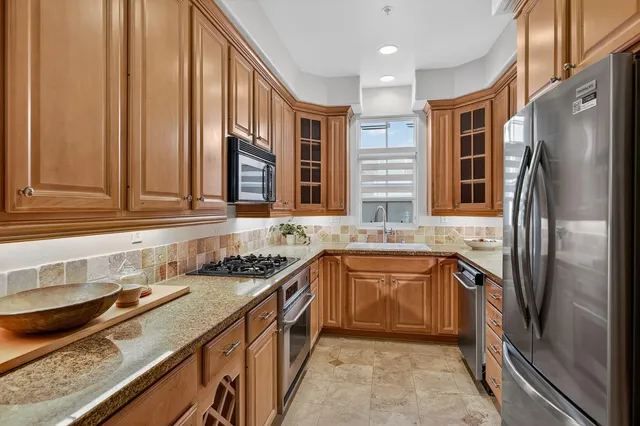 $1,898,000 | 484 Gabilan Street, Los Altos, CA 94022