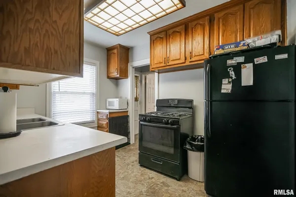 $137,500 | 1026 East Richwoods Boulevard, Peoria, IL 61603