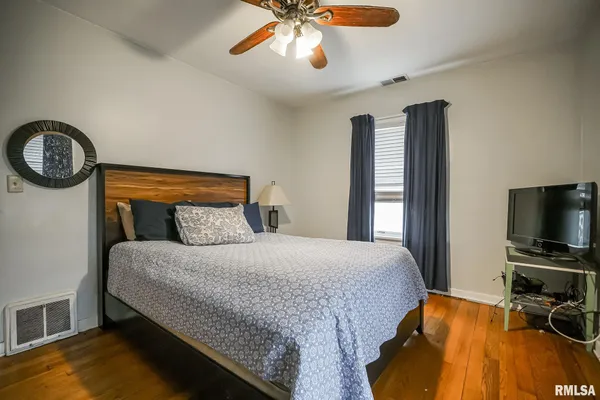$137,500 | 1026 East Richwoods Boulevard, Peoria, IL 61603