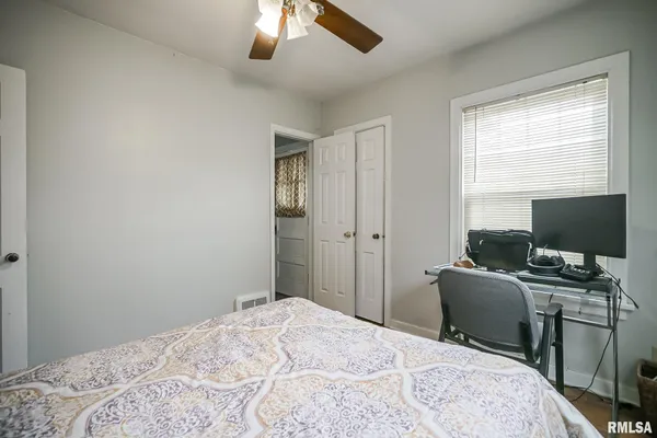 $137,500 | 1026 East Richwoods Boulevard, Peoria, IL 61603
