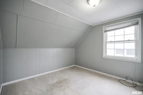 $137,500 | 1026 East Richwoods Boulevard, Peoria, IL 61603