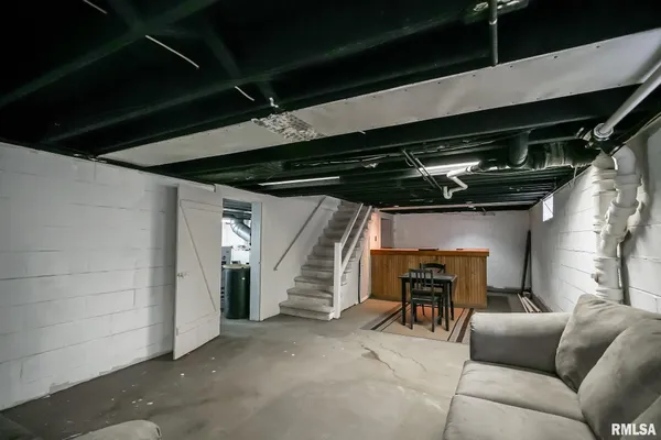 $137,500 | 1026 East Richwoods Boulevard, Peoria, IL 61603