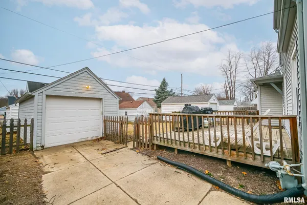 $137,500 | 1026 East Richwoods Boulevard, Peoria, IL 61603