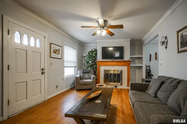 $137,500 | 1026 East Richwoods Boulevard, Peoria, IL 61603