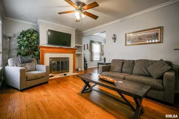 $137,500 | 1026 East Richwoods Boulevard, Peoria, IL 61603