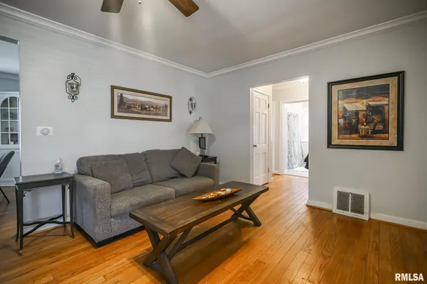 $137,500 | 1026 East Richwoods Boulevard, Peoria, IL 61603