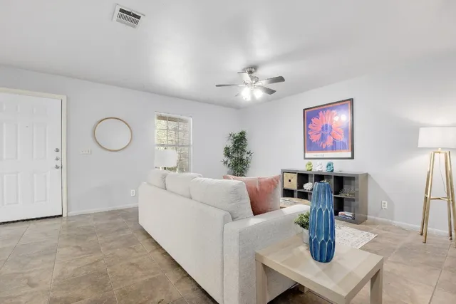 $1,750 | 6209 Langham Street, Austin, TX 78741