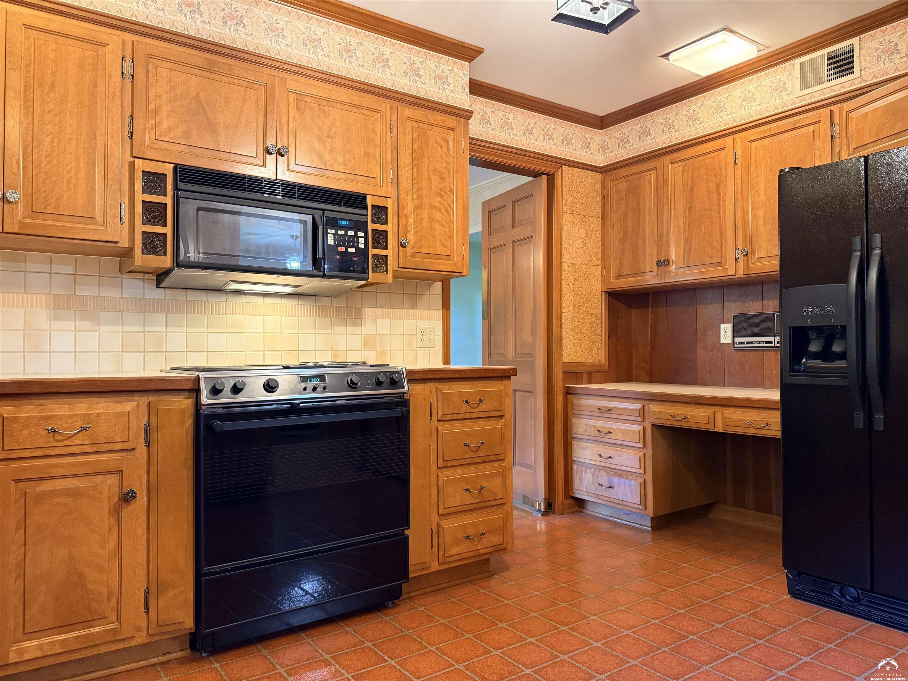 2806 Schwarz Road Lawrence, KS 66049 - Photo 26 of 72