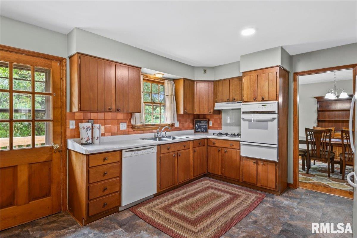 816 Independence Ridge Springfield, IL 62702 - Photo 16 of 45 Gallery Image 16