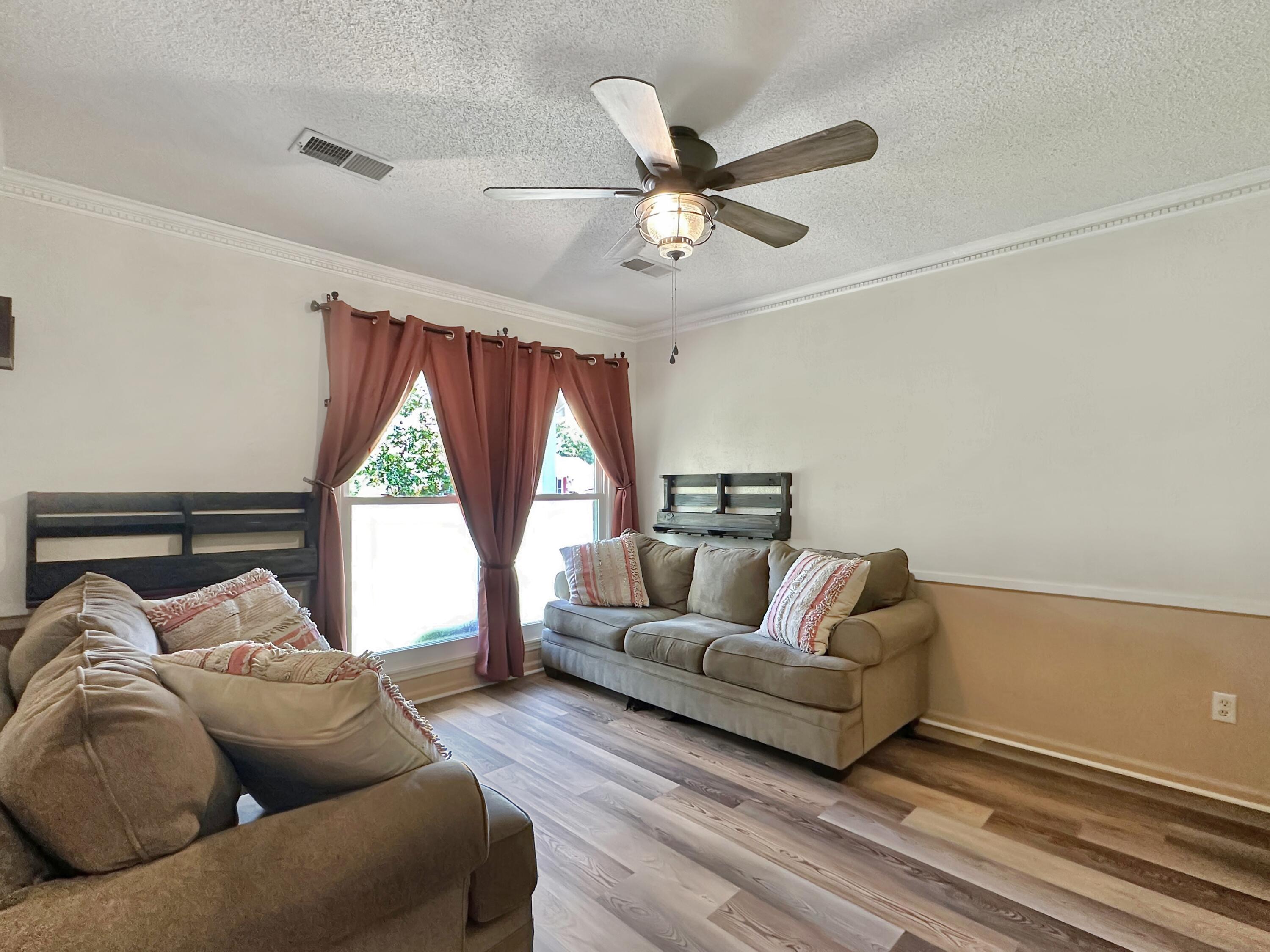 605 Beauregard Road Summerville, SC 29486 - Photo 3 of 30 IMG_7563