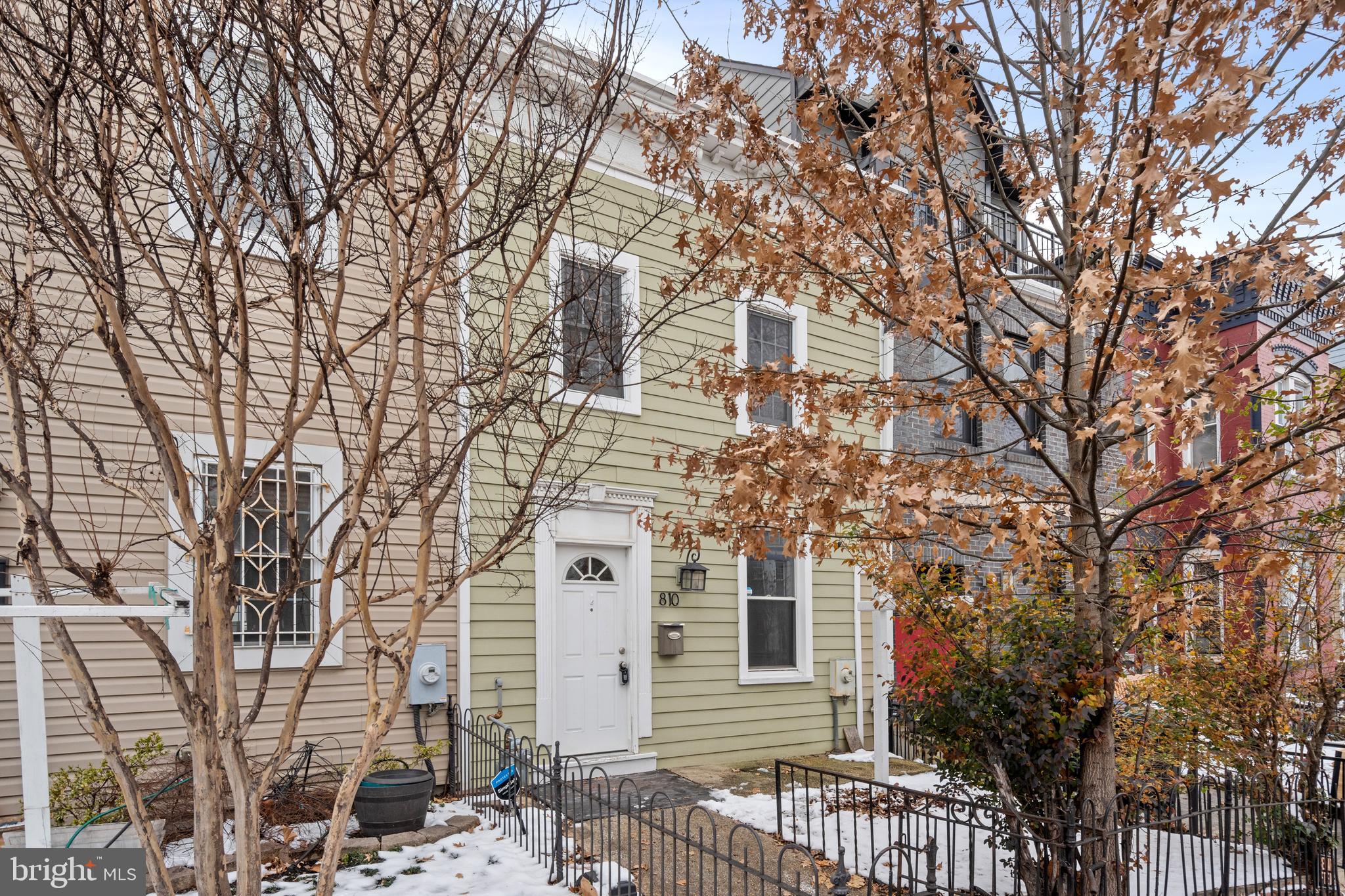 810 4th St Northeast  