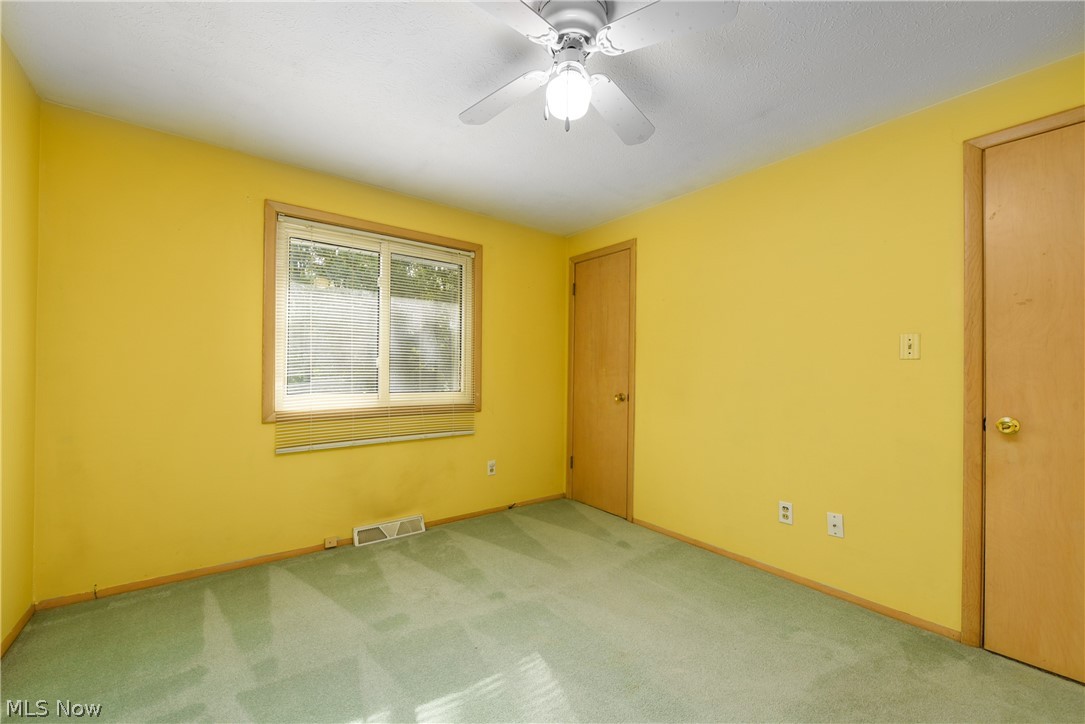 7875 Hoertz Road Cleveland, OH 44134 - Photo 25 of 31