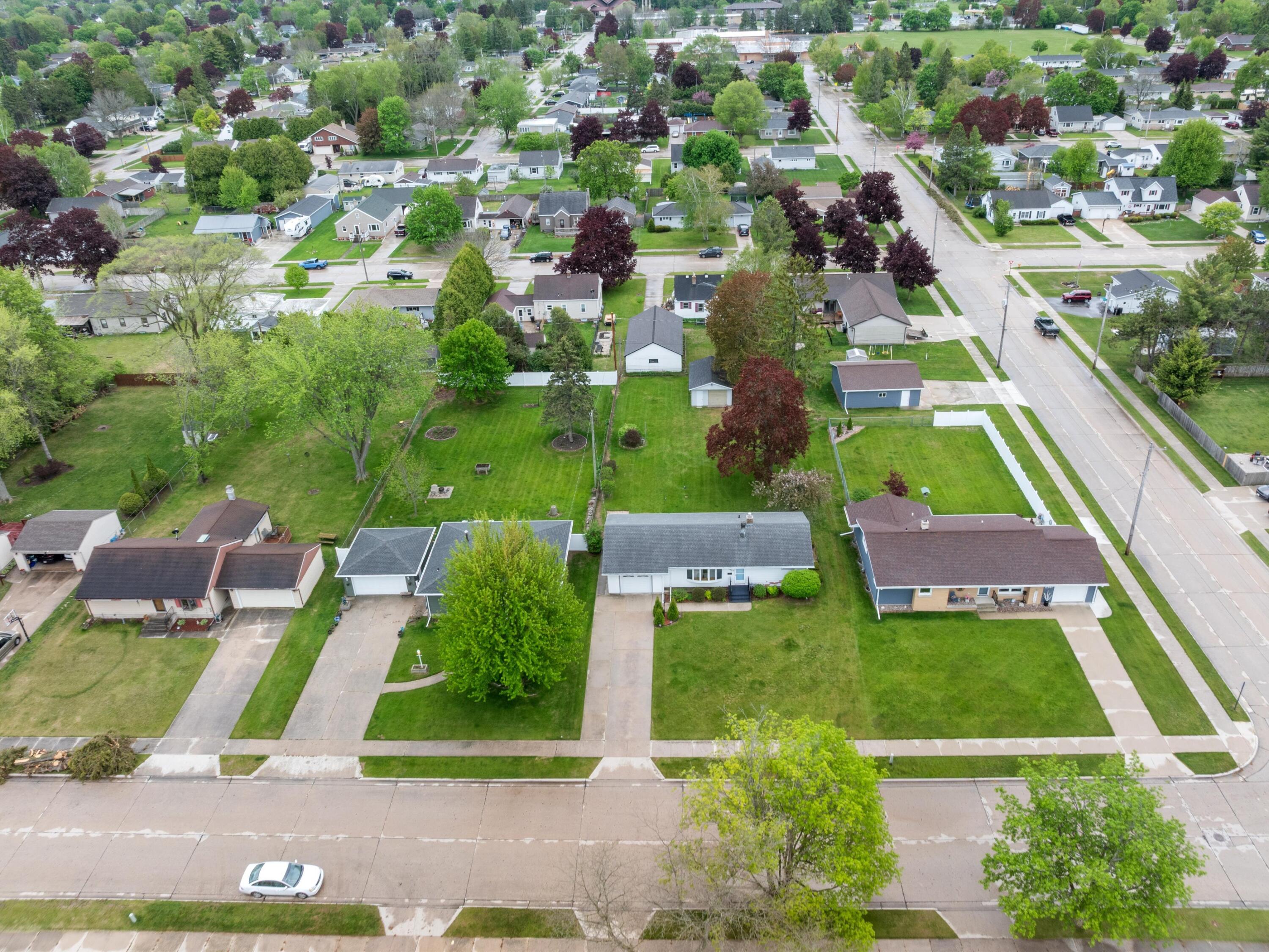 2343 39th Street Two Rivers, WI 54241 - Photo 28 of 33 27-002_3102117_2039_0073_D