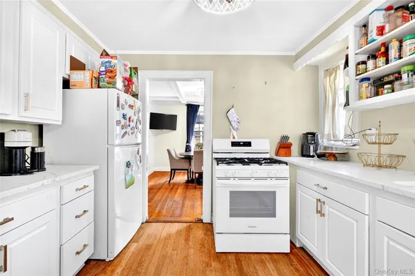 $650,000 | 350 Hutchinson Boulevard, Mount Vernon, NY 10552