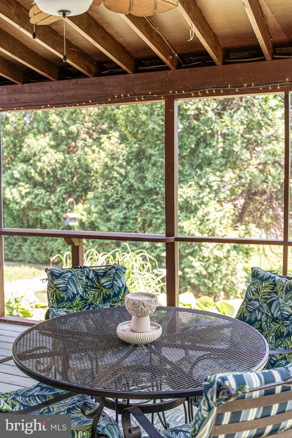 121 Decker Drive Newark, DE 19711 - Photo 30 of 57 a room with furniture and a large window