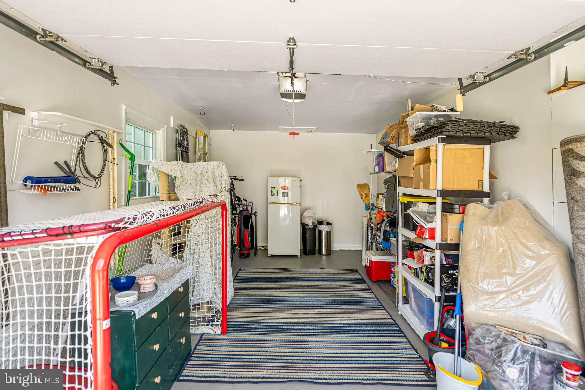 121 Decker Drive Newark, DE 19711 - Photo 36 of 57 a view of entryway